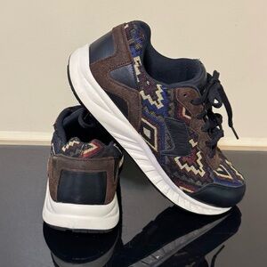 Women’s Wide SAS Kashen Non Slip Lace Up Sneaker Sz 8